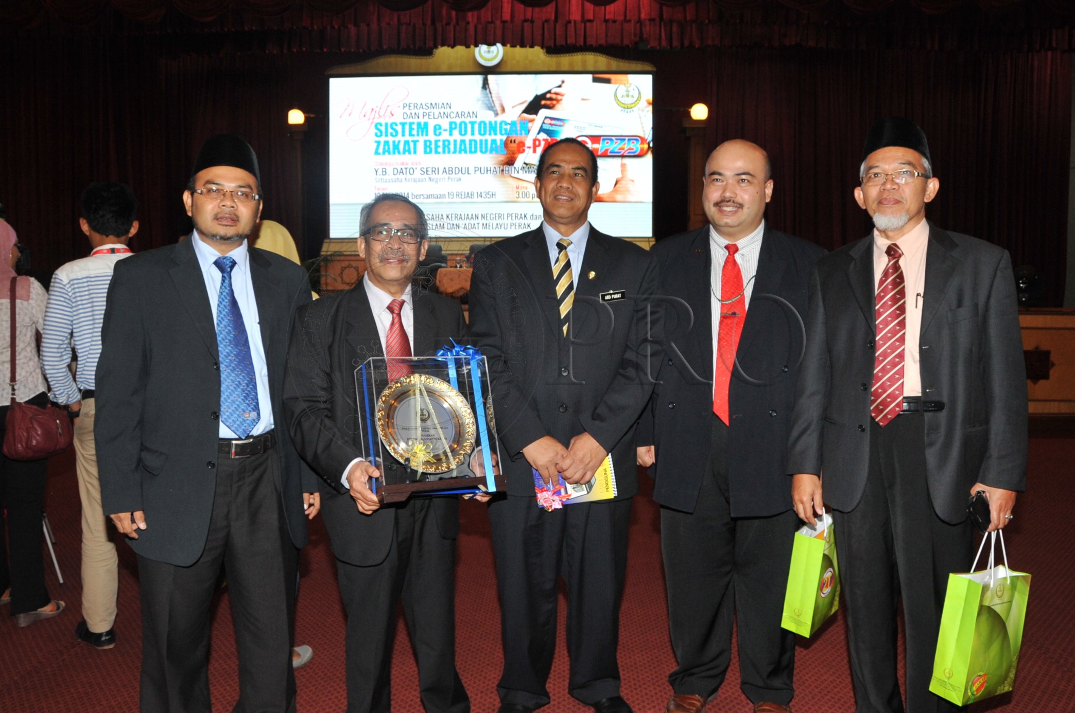 PRO 14 44 EPZB PRO 6208